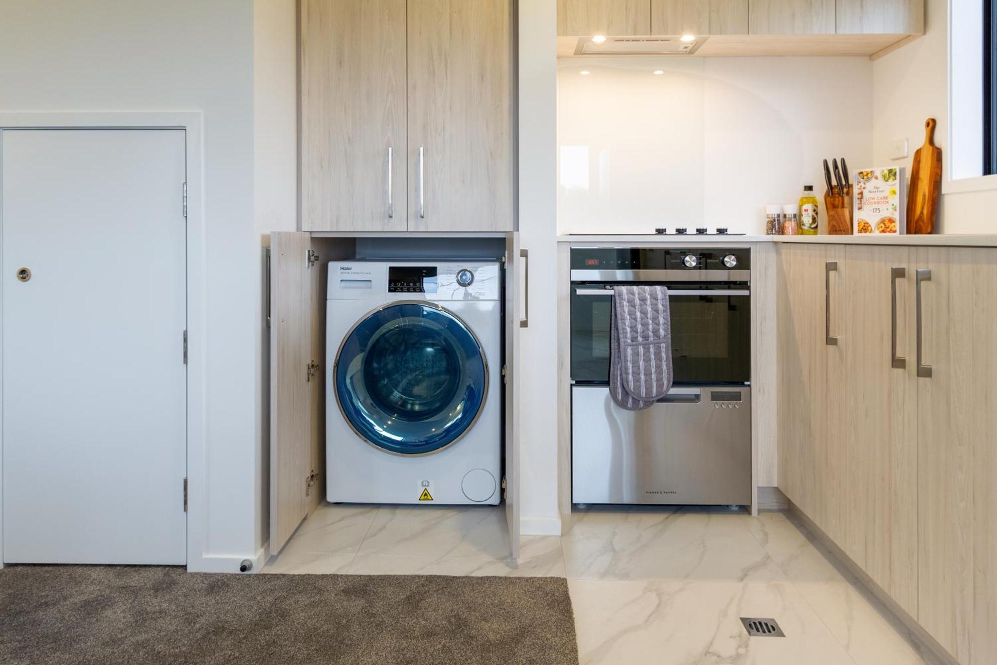 Serene Living 2 Bed With Carpark Christchurch Exterior photo